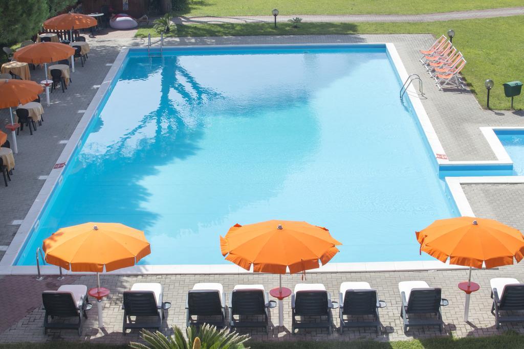 Hotel Capo Circeo Centro Benessere & Padel ซาน เฟลิเช เชร์ชีโอ ภายนอก รูปภาพ