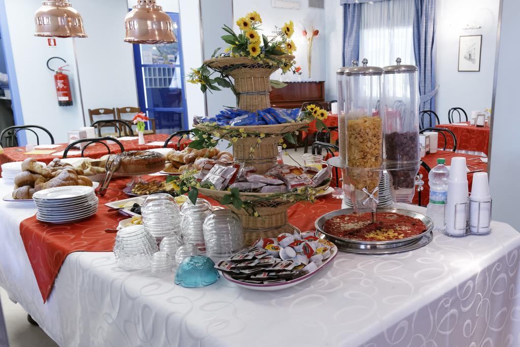Hotel Capo Circeo Centro Benessere & Padel ซาน เฟลิเช เชร์ชีโอ ภายนอก รูปภาพ