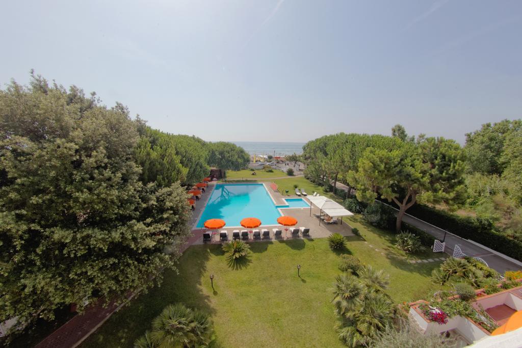 Hotel Capo Circeo Centro Benessere & Padel ซาน เฟลิเช เชร์ชีโอ ภายนอก รูปภาพ